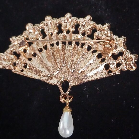 NWOT Faux Pearl Fan Brooch - Picture 2 of 4